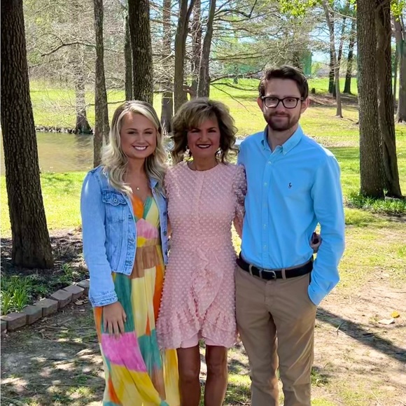 Meet your Posher, Hollie - Picture 4 of 11